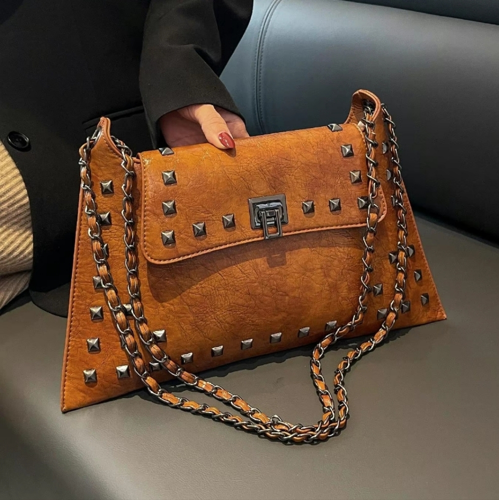 Rivot Shoulder Bag